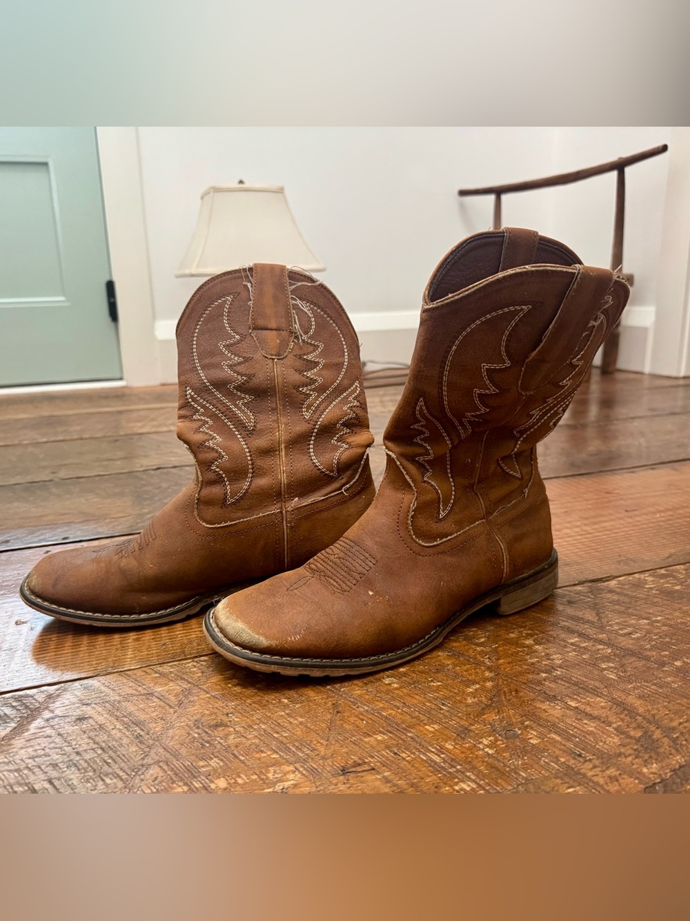 Worn in Cowboy Boots Sz 8